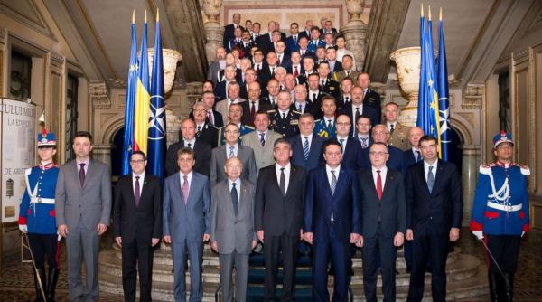 cine a blocat desfiintarea academiei de studii de securitate