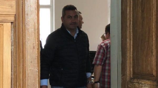 omul de afaceri ioan bene condamnat alaturi de fostul presedinte al cj este dat in urmarire de politisti