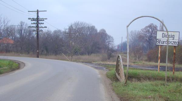 ambulanta jefuita de un tigan intr o localitate bihoreana
