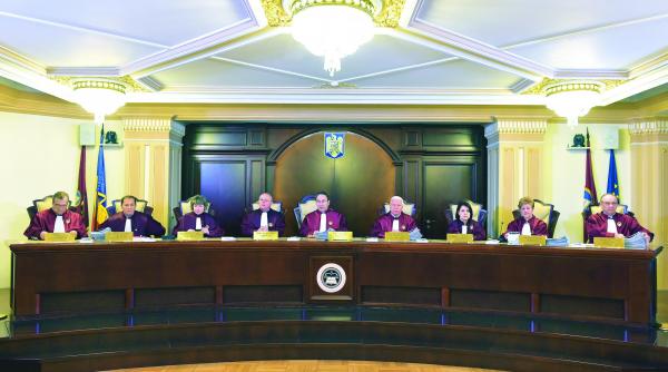 iluzia controlului politic asupra ccr