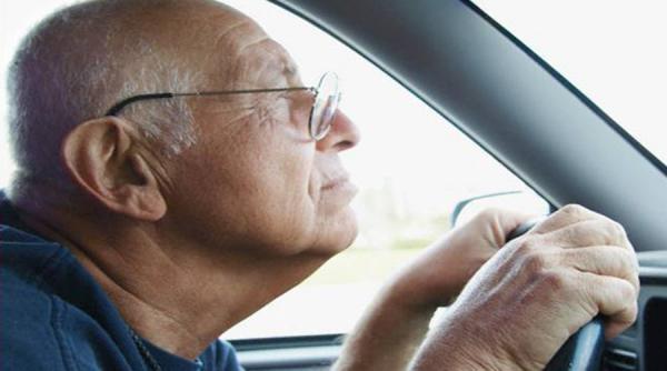 accident rutier provocat de un sofer in varsta de aproape 90 de ani