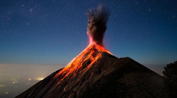 panica in guatemala vulcanul fuego a erupt iar autoritatile au declarat alerta portocalie