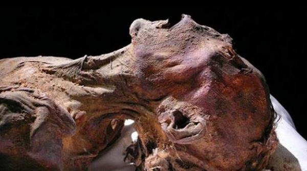 mumia care urla expusa la cairo