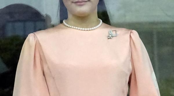 printesa mako a japoniei isi amana nunta