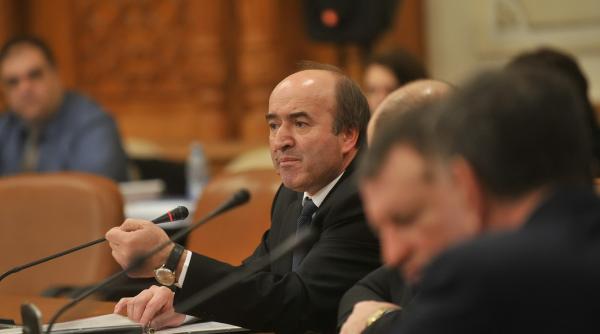 justitia dezbatuta in pe