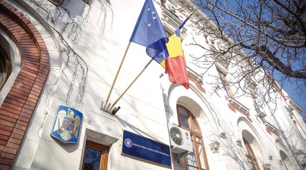 profesorii invitati sa si faca programa