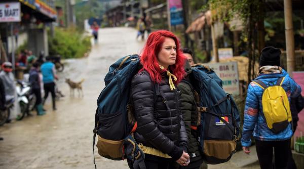 raluka surprinsa de meniul asiaticilor ei mananca tot ce misca deci practic nu stiam ce mancam