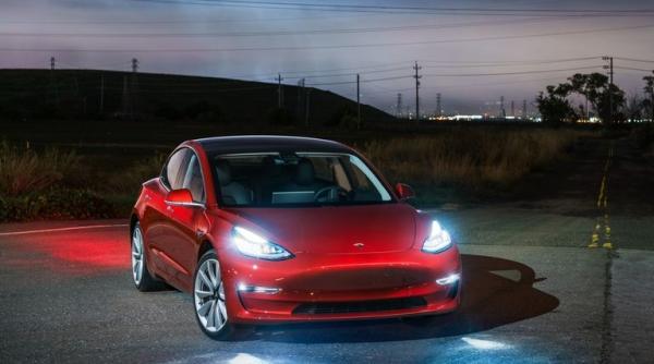 tesla a inregistrat cea mai mare pierdere din istorie ce promite elon musk