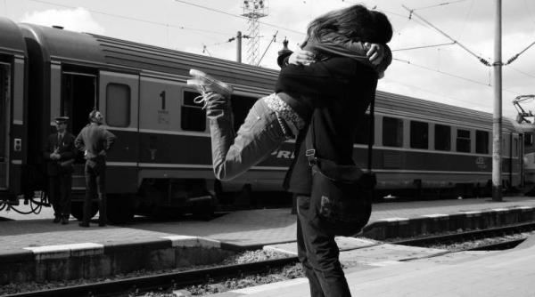 cfr calatori ofera reduceri indragostitilor care vor putea face declaratii la megafonul din gara de nord