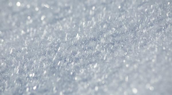 intensificari ale vantului si ninsoare pana duminica la ora 04 00