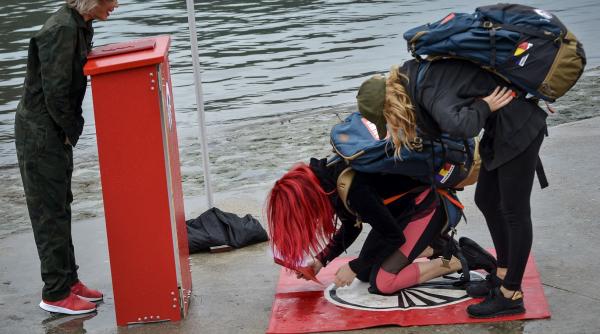 marea premiera a celui mai dur reality show asia express vedetele au fost perchezitionate de catre politia vietnameza