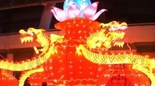 china se pregateste sa primeasca anul cainelui cu festivaluri de gheata si foc