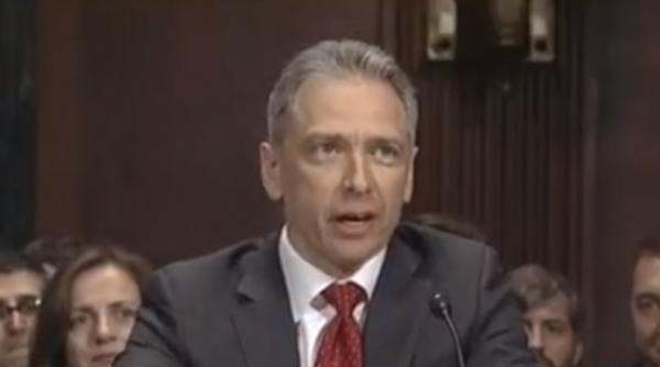 un roman a intrat in administratia trump ce institutie va conduce