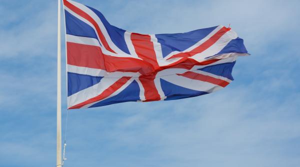 femeia din sua care s a trezit cu accent britanic