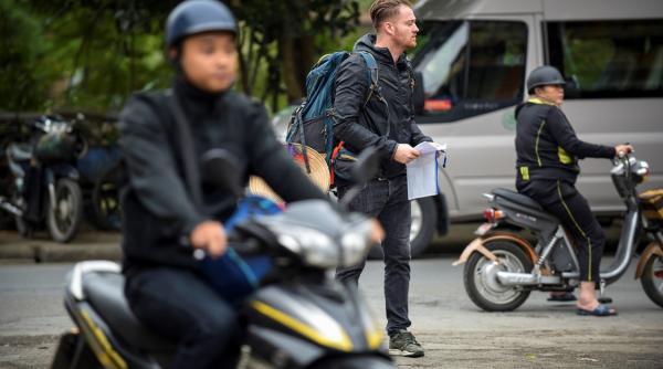 raluk si ana baniciu martorele unui accident inspaimantator pe strazile din vietnam