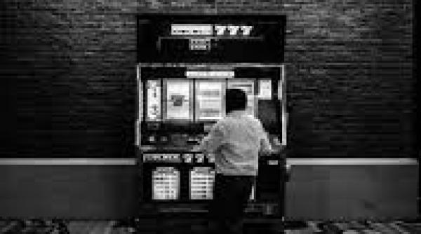 iasi un barbat a murit in timp ce se afla la o sala de jocuri