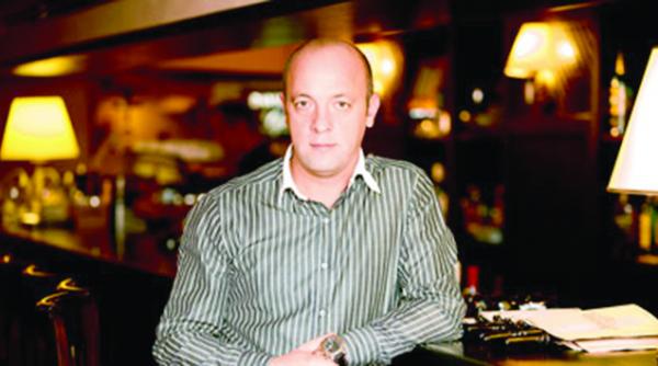 locotenentul lui pinalti ajunge la cape town martorii partasi la hotie facuti scapati