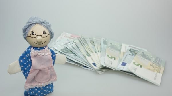 polonia vrea sa ii stimuleze pe cetateni sa economiseasca sase miliarde de euro pe an