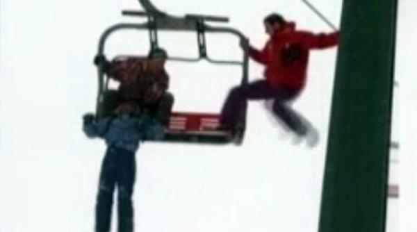 video o femeie care nu a respectat instructiunile salvamontistilor si a pus viata in pericol