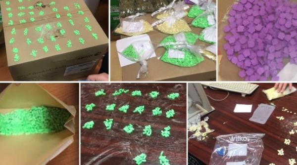 peste 5 000 comprimate de ecstasy si 200 grame cannabis ridicate de la o grupare de traficanti