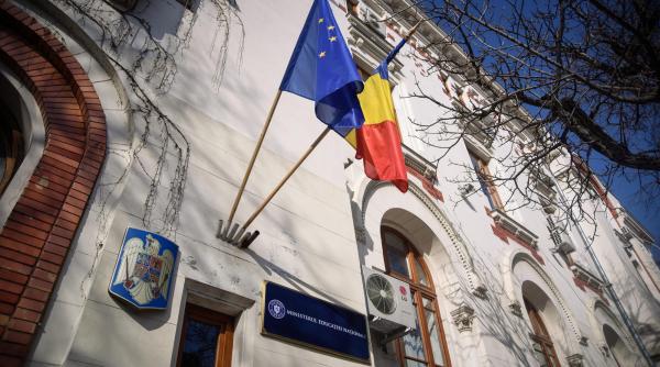 profesorii isi cersesc salariile la ministerul educatiei