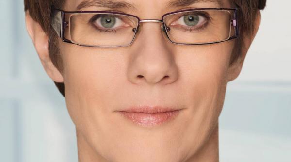 angela merkel isi pregateste succesiunea