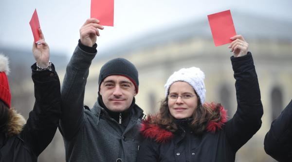 guvernul a primit cartonas rosu