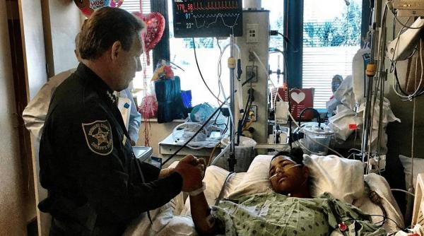 supravietuitorii masacrului din florida protest fata de politica armelor din sua trump aspru criticat pentru reactia sa