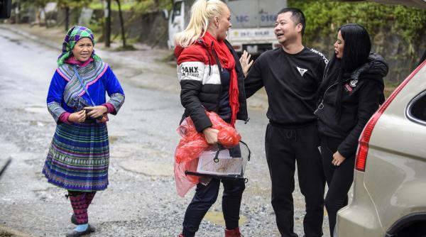 vica si daniela crudu i au cucerit pe asiatici