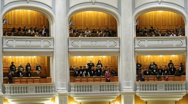 partidele si au desemnat reprezentantii in comisia parlamentara de ancheta privind activitatea directorului spp