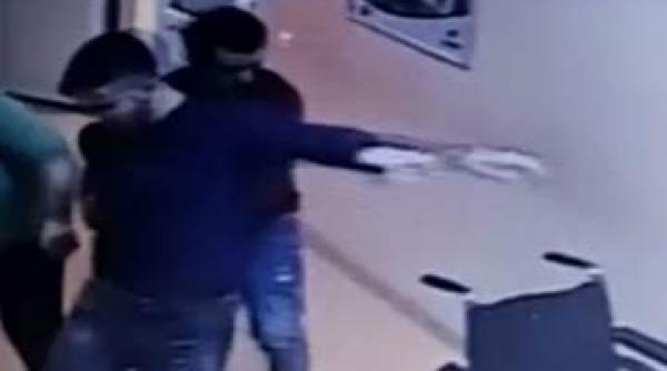 situatie incredibila la spitalul de urgenta din mioveni un medic a fost batut de un tanar beat