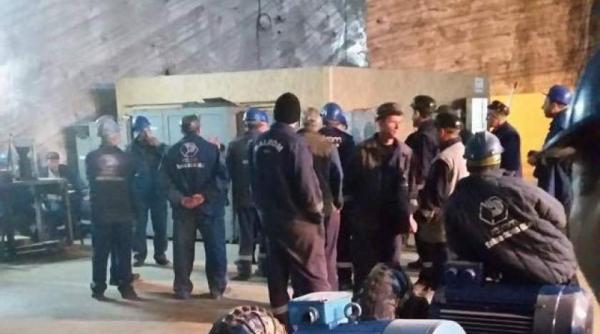 minerii de la salina slanic blocati in subteran