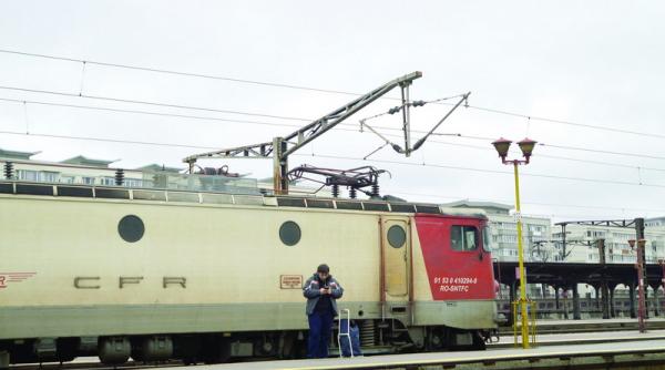 statul paralel loveste spor la posta sa stai degeaba