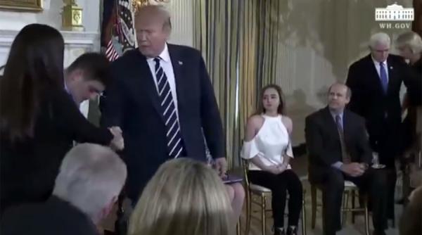 elevii din florida cer dezarmare iar trump inarmare