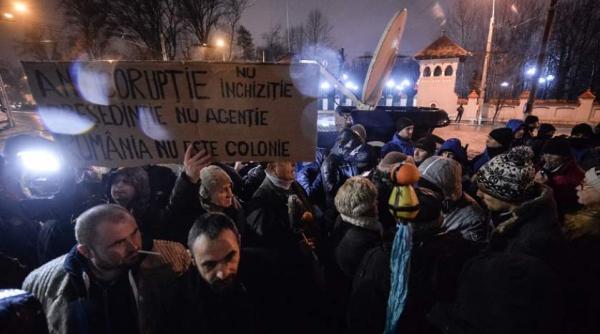 proteste in piata victoriei dupa decizia de a cere revocarea procurorului sef al dna