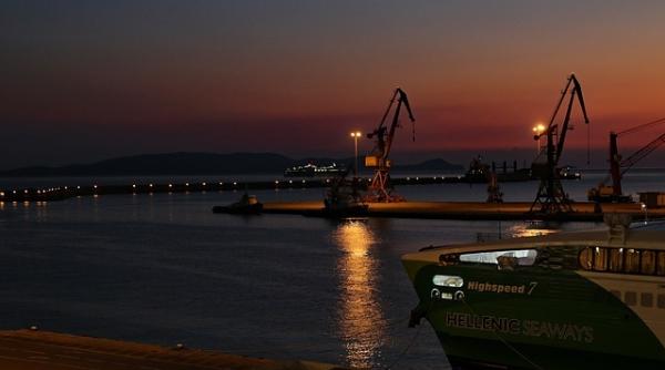 grecia a vandut portul salonic pentru 232 milioane de euro