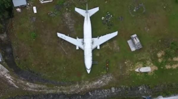 video misterul avionului boeing abandonat in bali