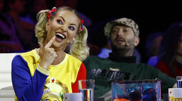 o samanta de mac isca suparare printre juratii iumor