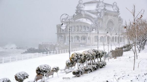 autoritatile constantene au decis suspendarea cursurilor in toate unitatile scolare luni