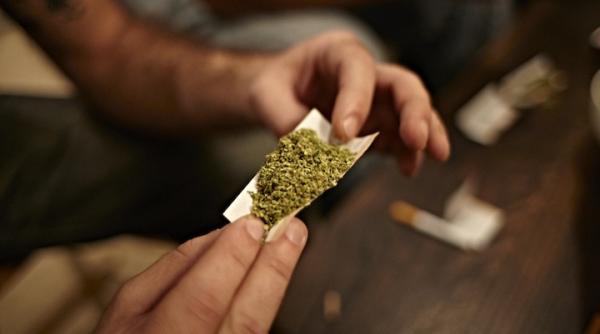 caz teribil in galati un tanar a distrus apartamentul bunicii in cautare de etnobotanice