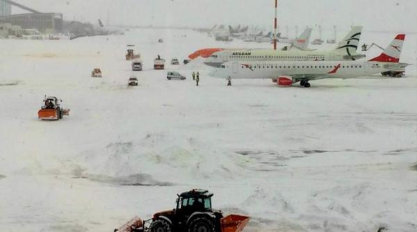 haos in aeroportul otopeni o cursa a fost anulata si alte opt au intarzieri din cauza conditiilor meteo extreme