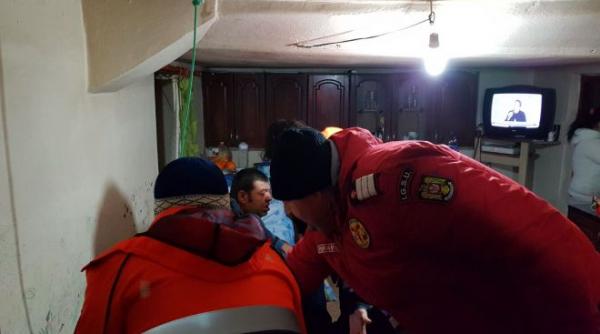 incredibil un barbat din constanta se zbate intre viata si moarte dupa ce a baut o solutie de curatat aragazul