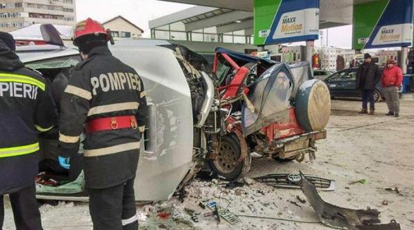 accident mortal intr o benzinarie din vaslui un tanar si a pierdut viata strivit in propria masina