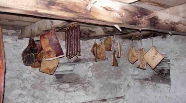 cum de n au mancat cainii turnurile slaninii din ardeal si alte istorii sasesti