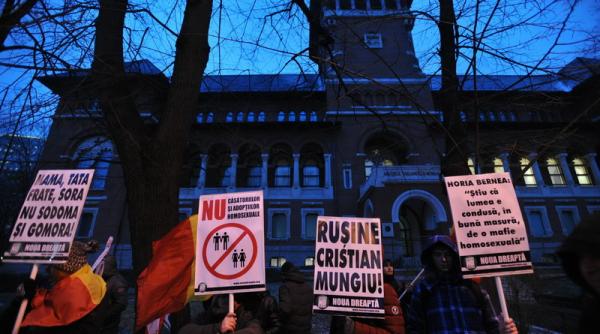 ciocnirea fundamentalistilor cu homosexualii