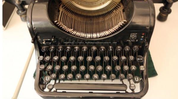 in urma cu 145 de ani se inventa masina de scris