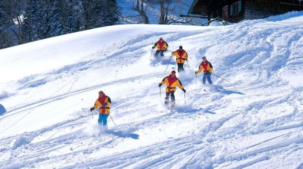 alerta in munti un adolescentl de 15 ani din hunedoara s a ratacit la o intrecere sportiva cu schiori
