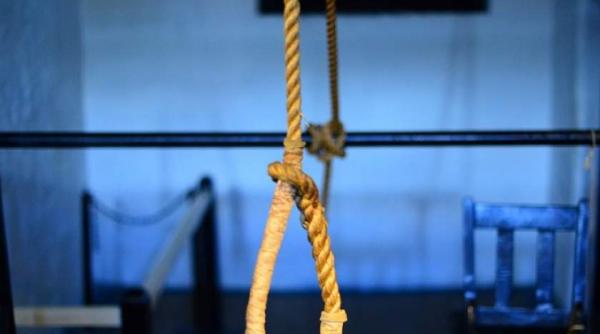 gest extrem un baiat de 18 ani s a spanzurat dupa ce s a certat cu iubita