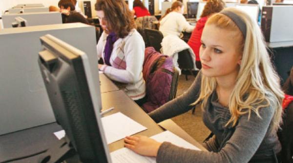 elevii se pot pregati online pentru proba la informatica a bacalaureatului