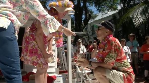 un concurs dedicat pensionarilor s a terminat cu o propunere in casatorie intre pensionari